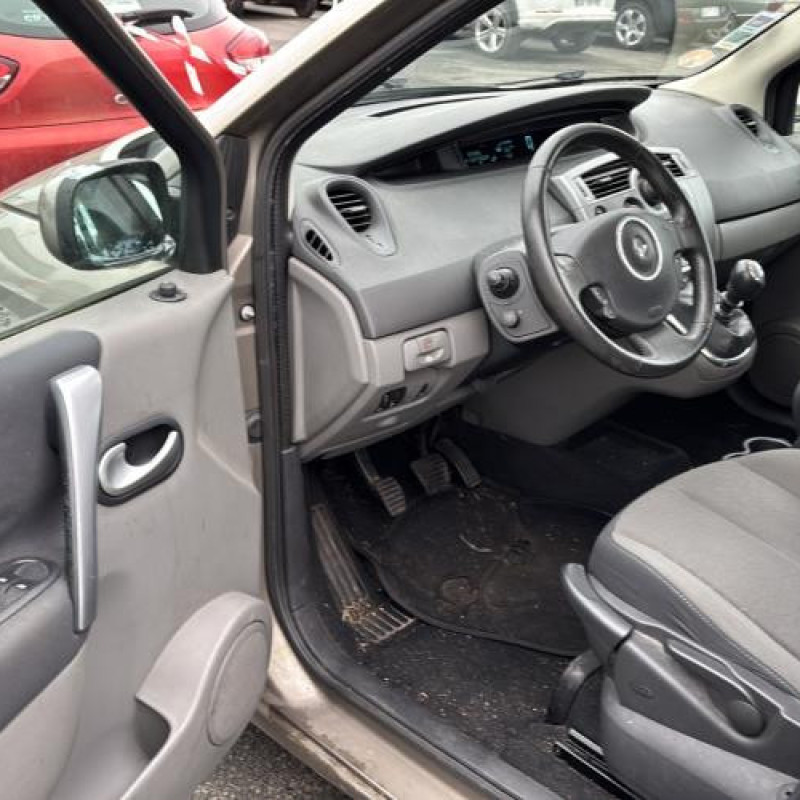 Feu arriere stop central RENAULT SCENIC 2 Photo n°17