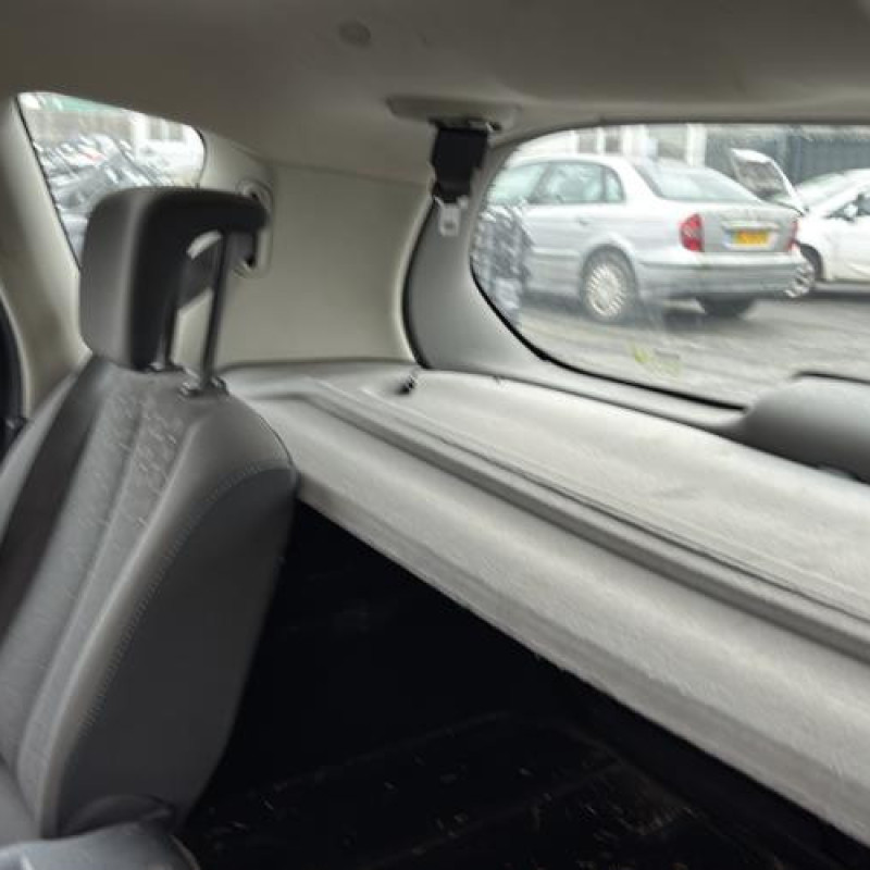Feu arriere stop central RENAULT SCENIC 2 Photo n°19