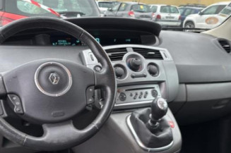 Feu arriere stop central RENAULT SCENIC 2