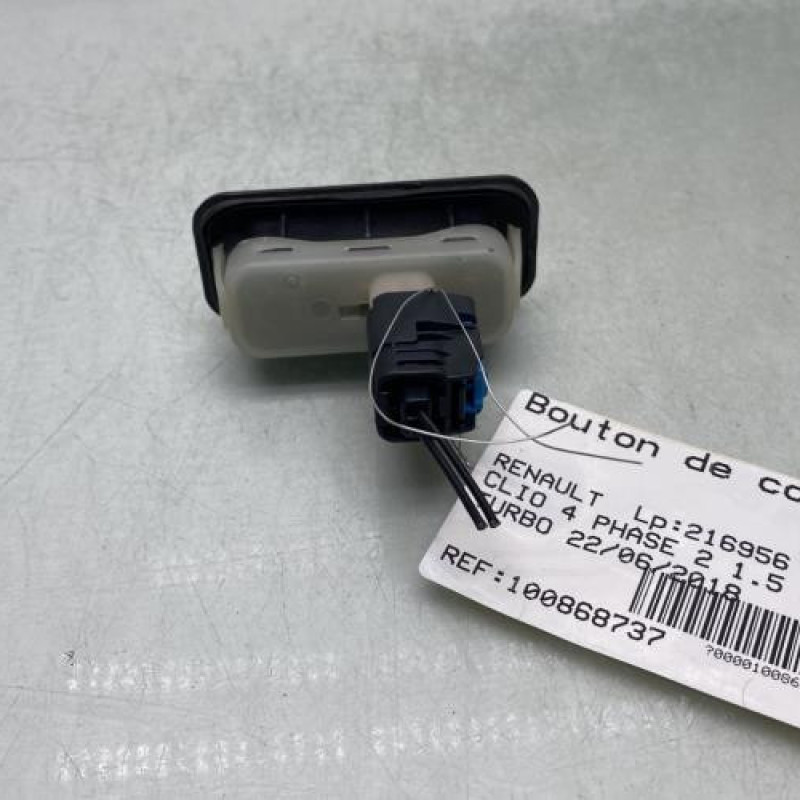 Bouton de coffre RENAULT CLIO 4 Photo n°3