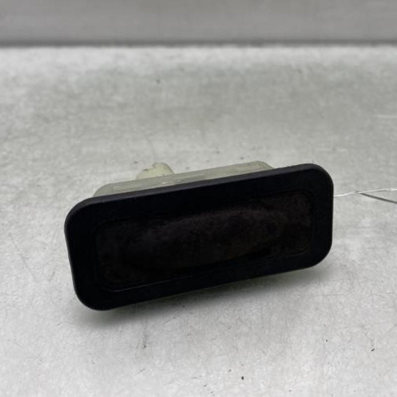 Bouton de coffre RENAULT CLIO 3 Photo n°1