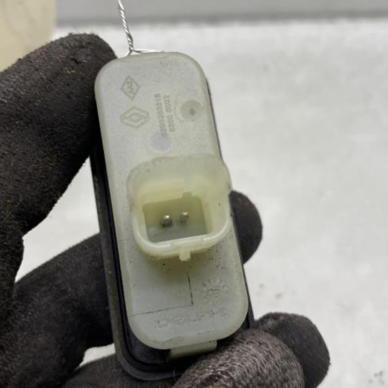 Bouton de coffre RENAULT CLIO 3 Photo n°3