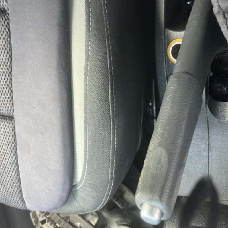 Bouton de coffre RENAULT CLIO 3 Photo n°14