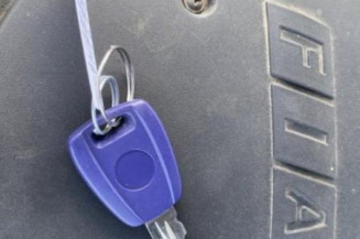 Levier frein à main FIAT PUNTO 2