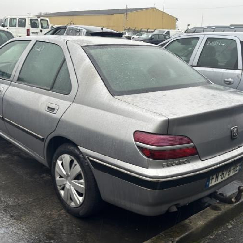 Pare choc arriere PEUGEOT 406 Photo n°10