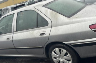 Pare choc arriere PEUGEOT 406
