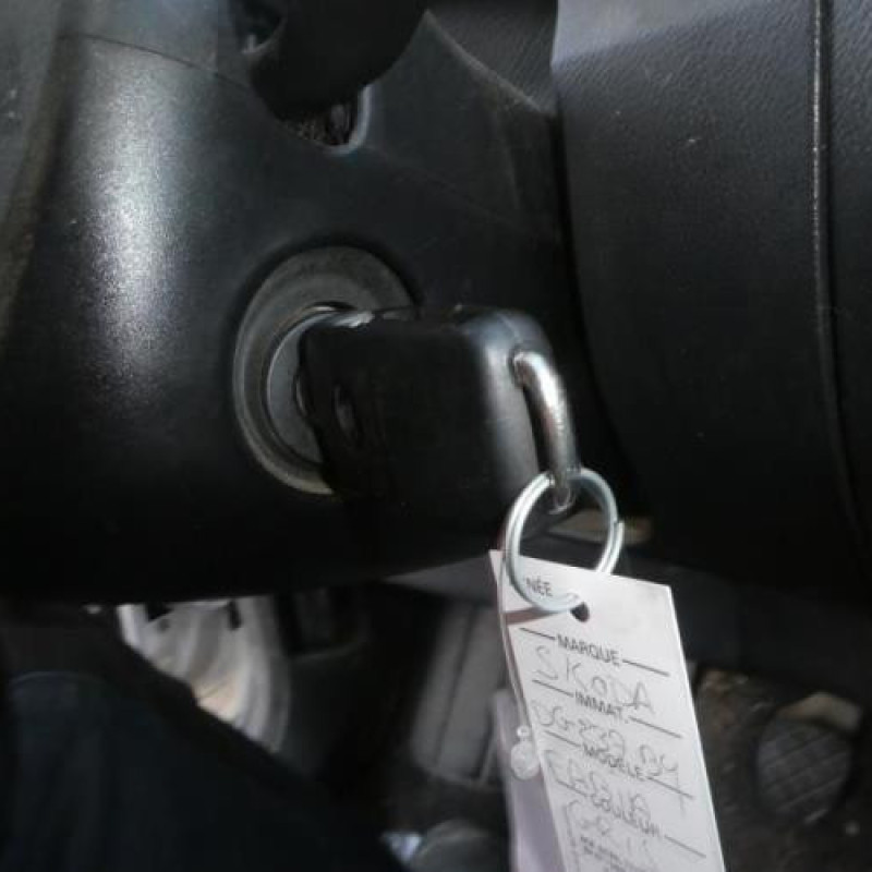 Pivot de moyeu avant droit SKODA FABIA 2 Photo n°8