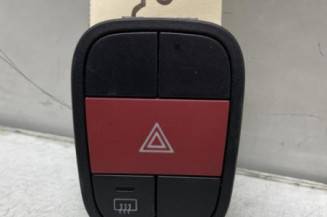 Bouton de warning FIAT QUBO Photo n°1