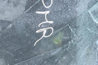Pivot de moyeu avant gauche PEUGEOT 208 1