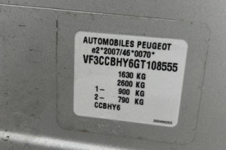 Pivot de moyeu avant gauche PEUGEOT 208 1