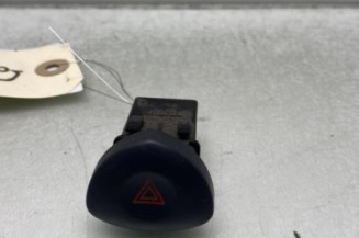 Bouton de warning RENAULT CLIO 2 Photo n°1