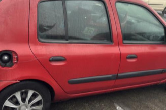 Bouton de warning RENAULT CLIO 2