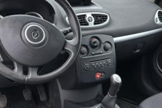 Amortisseur avant gauche RENAULT CLIO 3