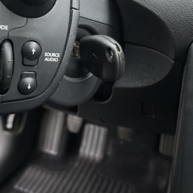 Amortisseur avant gauche RENAULT CLIO 3 Photo n°20