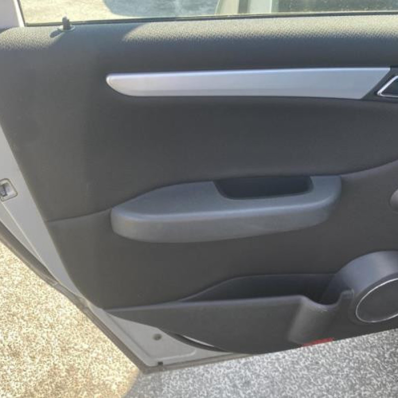 Serrure avant droit MERCEDES CLASSE B 245 Photo n°6