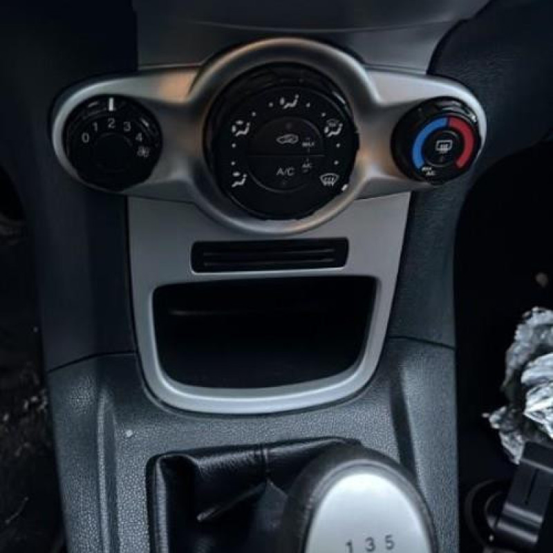 Plage arriere FORD FIESTA 6 Photo n°6