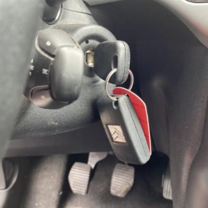 Pare choc arriere CITROEN C3 2 Photo n°15