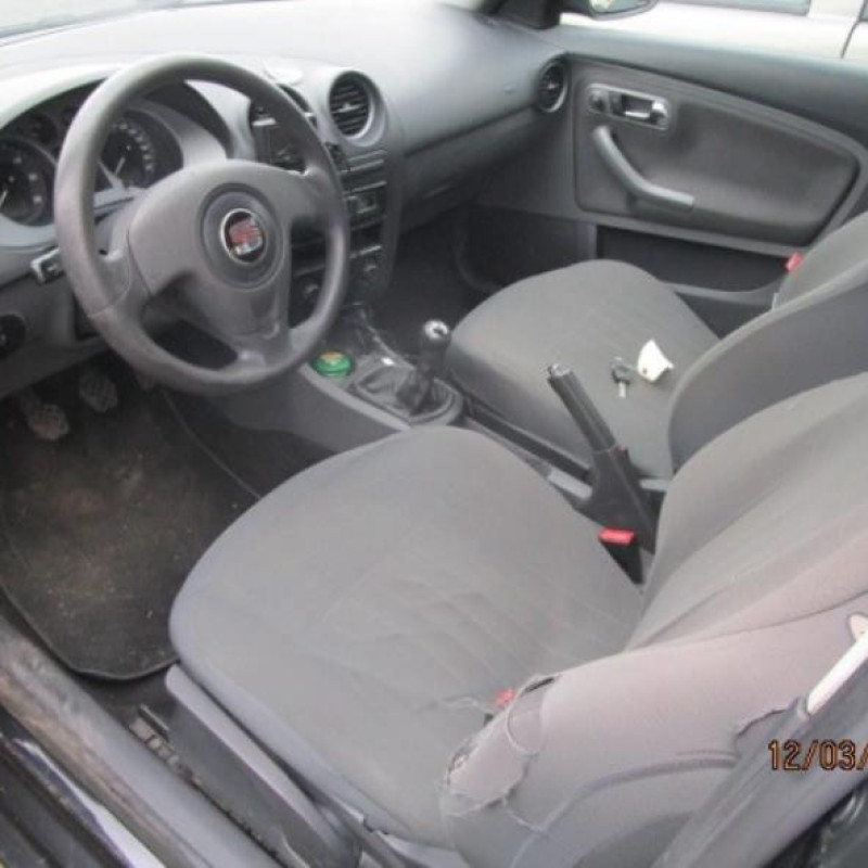 Face avant SEAT IBIZA 3 Photo n°5