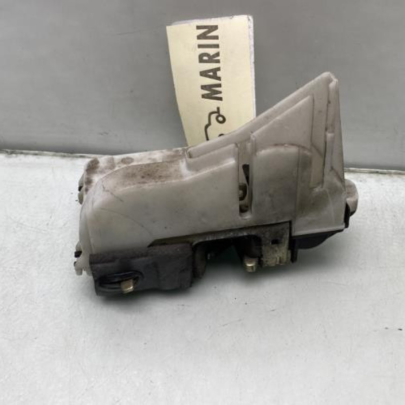 Serrure arriere droit VOLKSWAGEN GOLF 3 Photo n°3