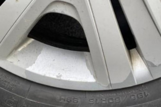Essieu arriere PEUGEOT 2008 1