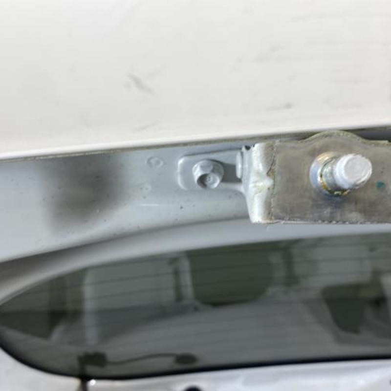 Malle/Hayon arriere HYUNDAI I 10 2 Photo n°8