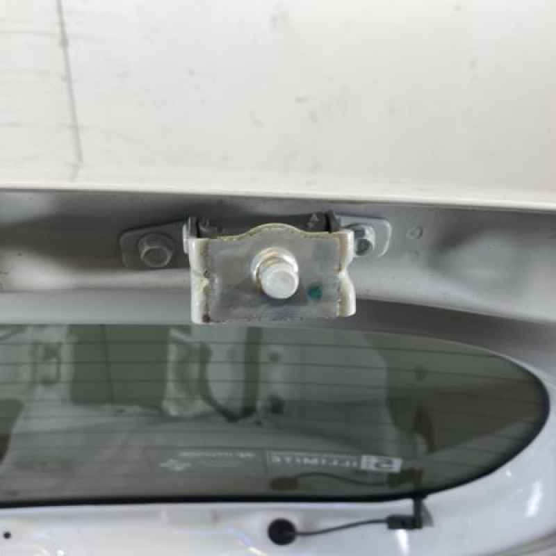 Malle/Hayon arriere HYUNDAI I 10 2 Photo n°9