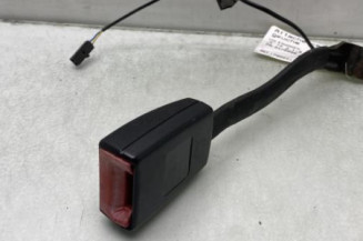 Attache ceinture avant gauche VOLKSWAGEN JETTA 3