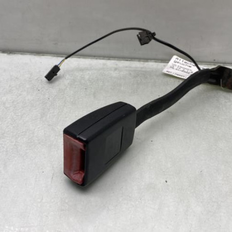 Attache ceinture avant gauche VOLKSWAGEN JETTA 3