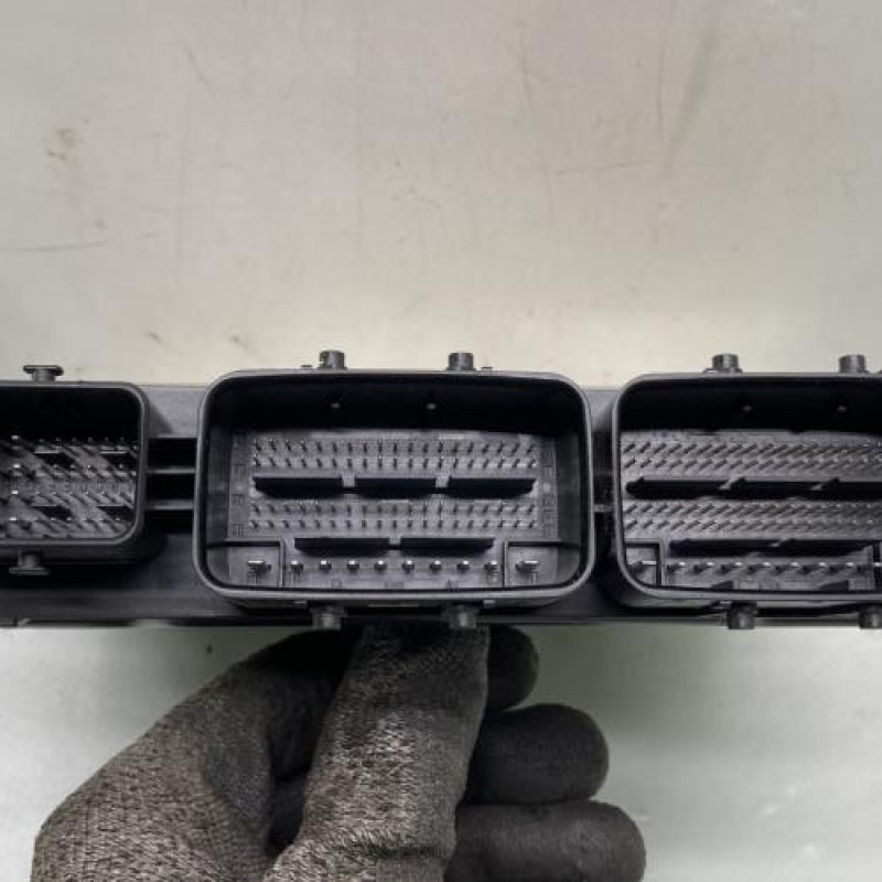 Calculateur moteur RENAULT CLIO 5 Photo n°3