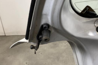 Malle/Hayon arriere TOYOTA YARIS 1