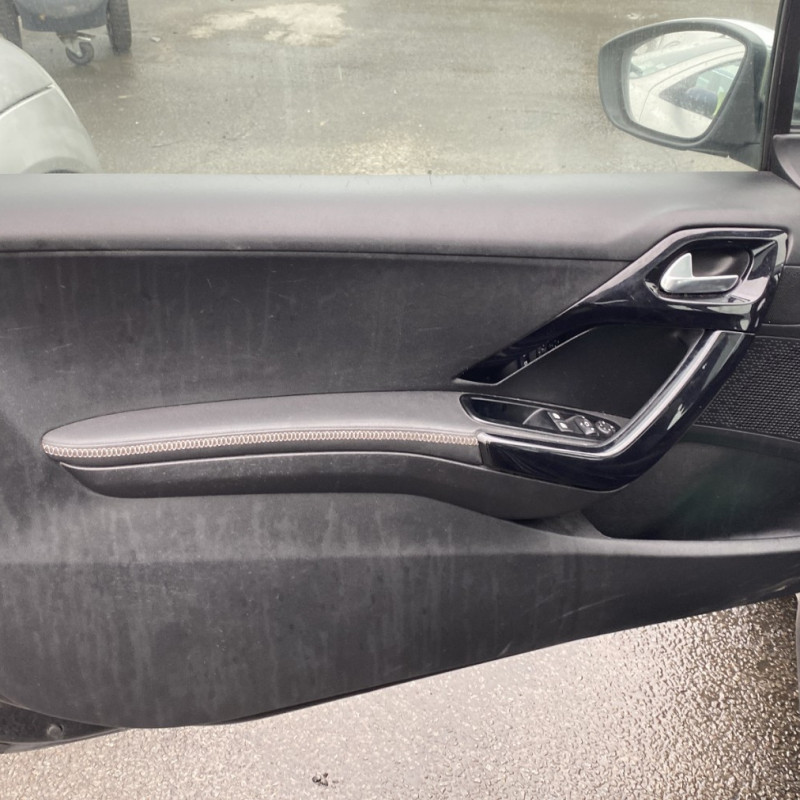 PEUGEOT 208 1 PHASE 1 1.6 HDI - 8V TURBO Photo n°11