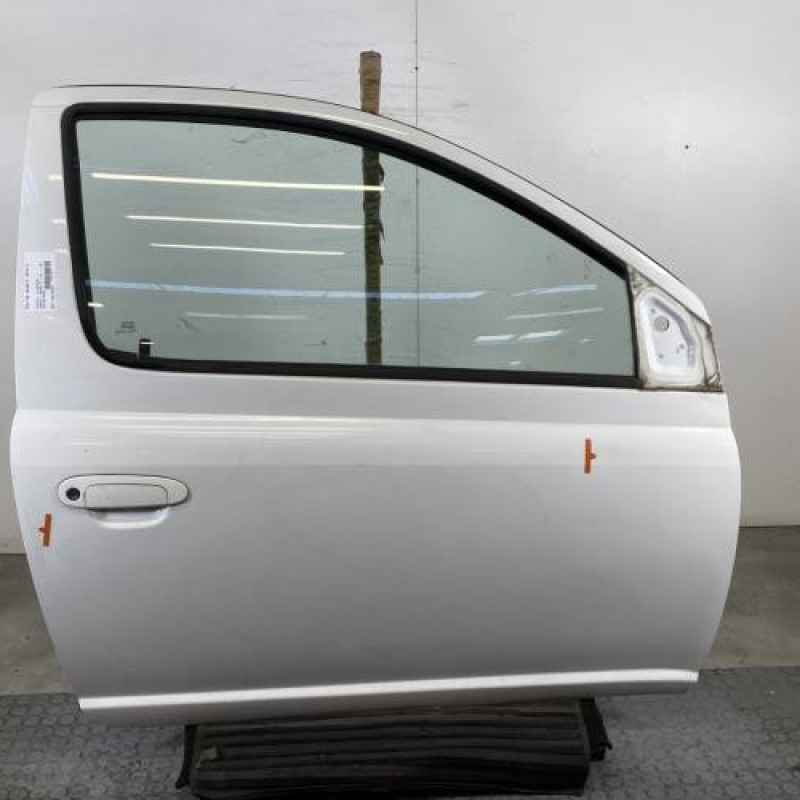 Porte avant droit TOYOTA YARIS 1 Photo n°1