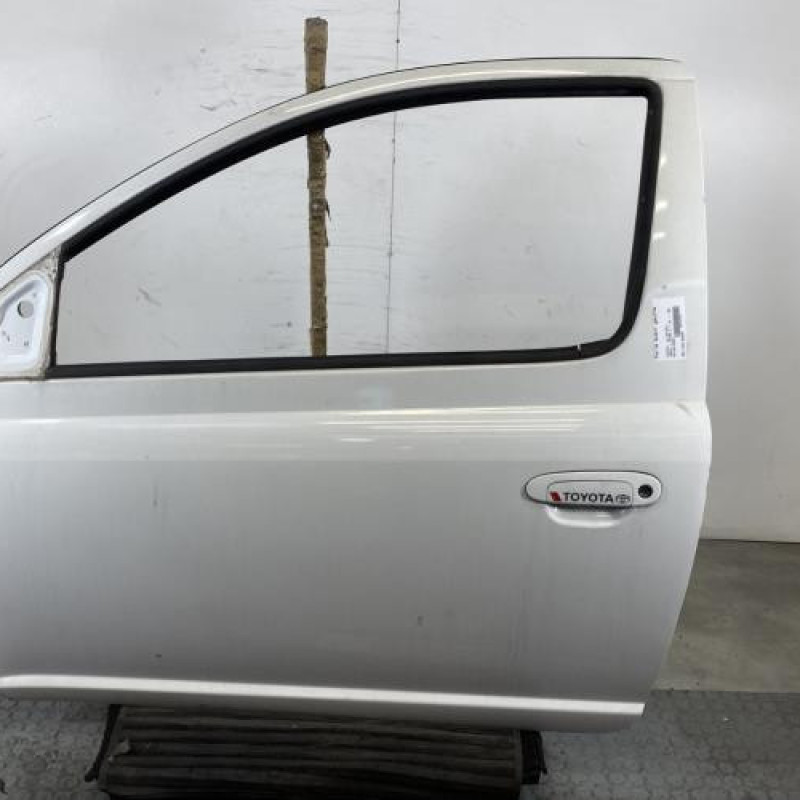 Porte avant gauche TOYOTA YARIS 1 Photo n°1