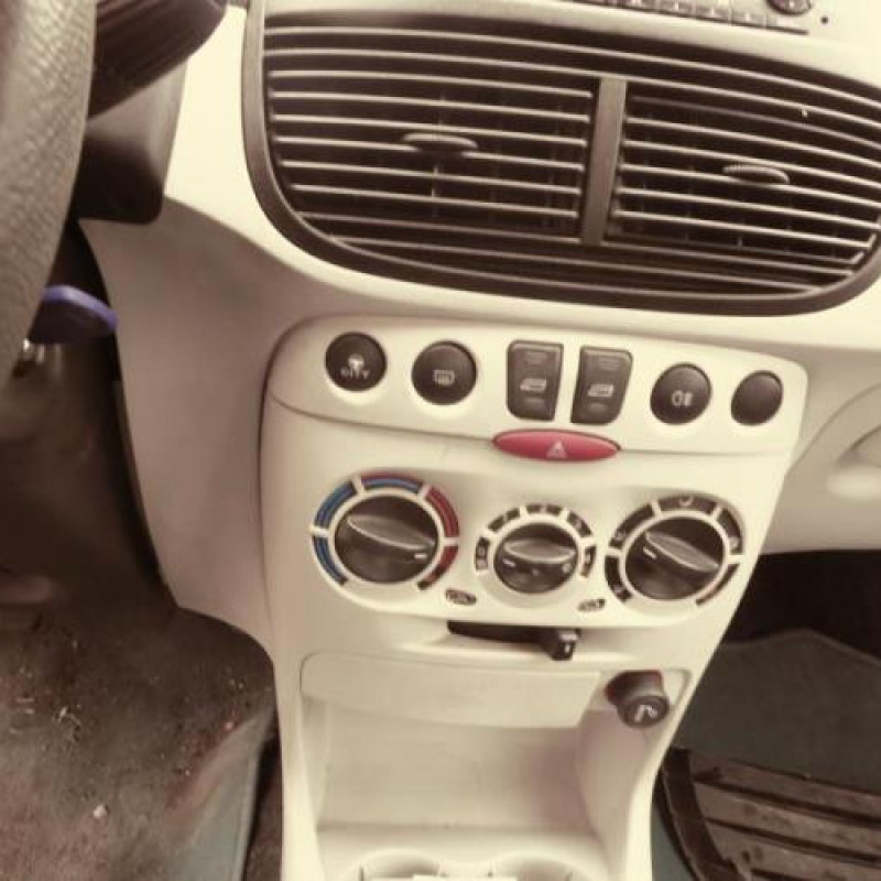 Moteur FIAT PUNTO 2 Photo n°10