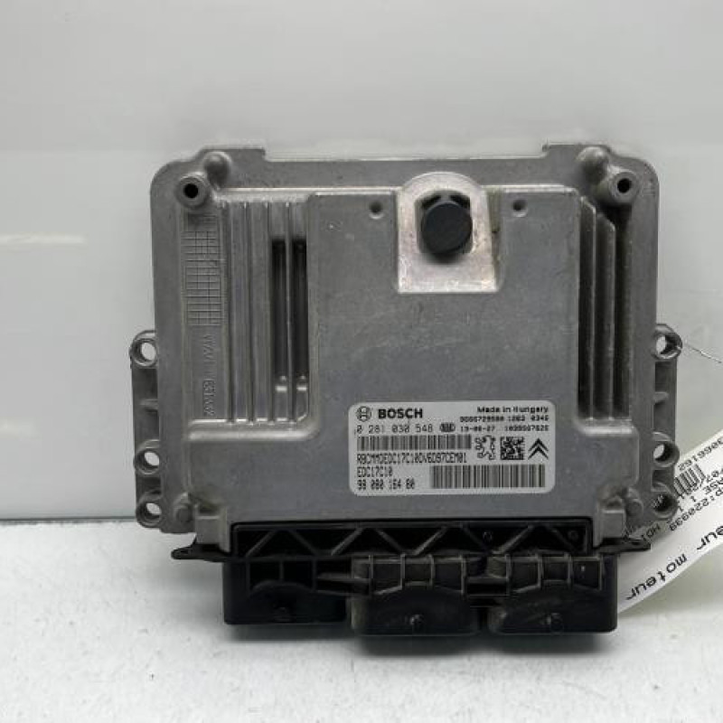 Calculateur moteur PEUGEOT 2008 1 Photo n°1