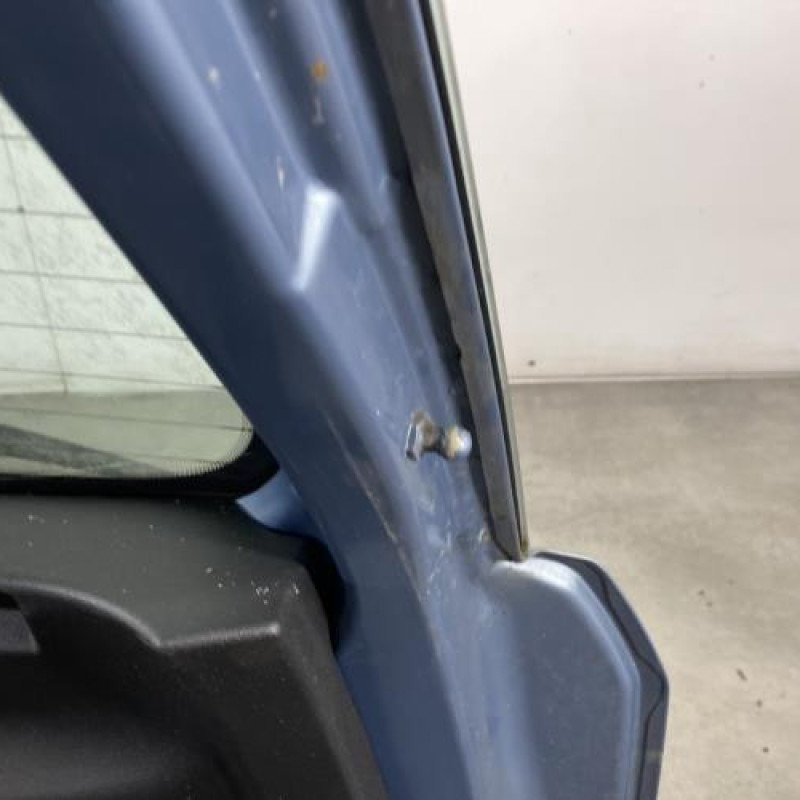 Malle/Hayon arriere FIAT GRANDE PUNTO Photo n°8