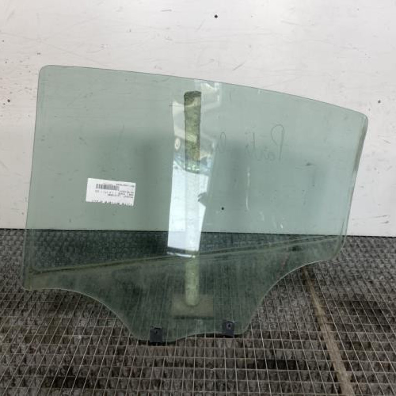 Vitre arriere droit PEUGEOT 208 1 Photo n°5