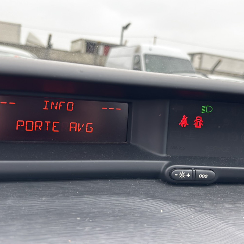 CITROEN C3 PICASSO PHASE 1 1.6 HDI - 8V TURBO Photo n°28