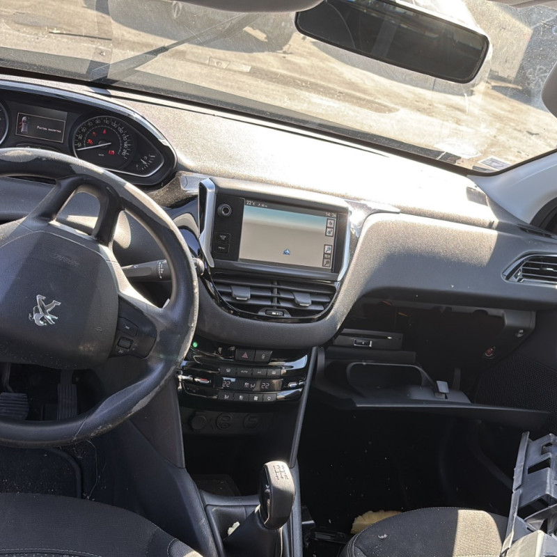 PEUGEOT 208 1 PHASE 1 1.6 HDI - 8V TURBO Photo n°12