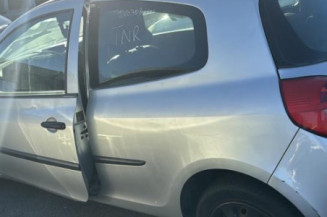 Vitre avant gauche RENAULT CLIO 3