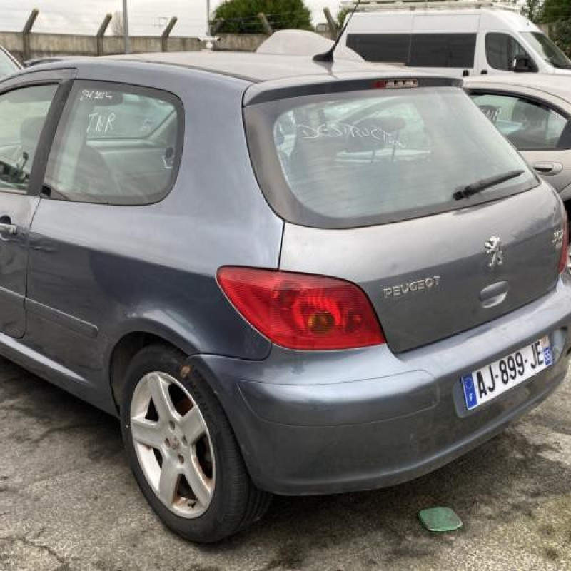 Vitre avant droit PEUGEOT 307 Photo n°9