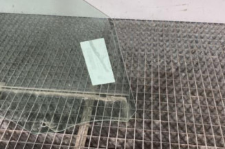 Vitre avant droit OPEL CORSA F
