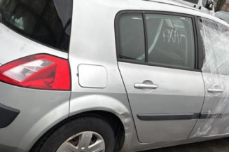 Poignee porte avant gauche RENAULT MEGANE 2