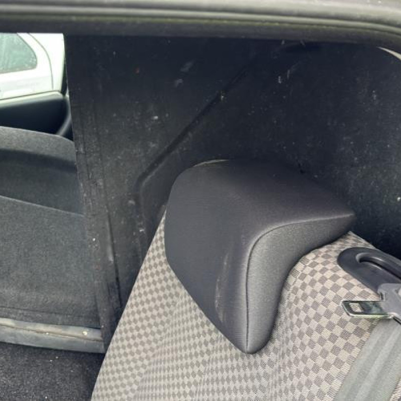 Poignee porte avant gauche RENAULT MEGANE 2 Photo n°14