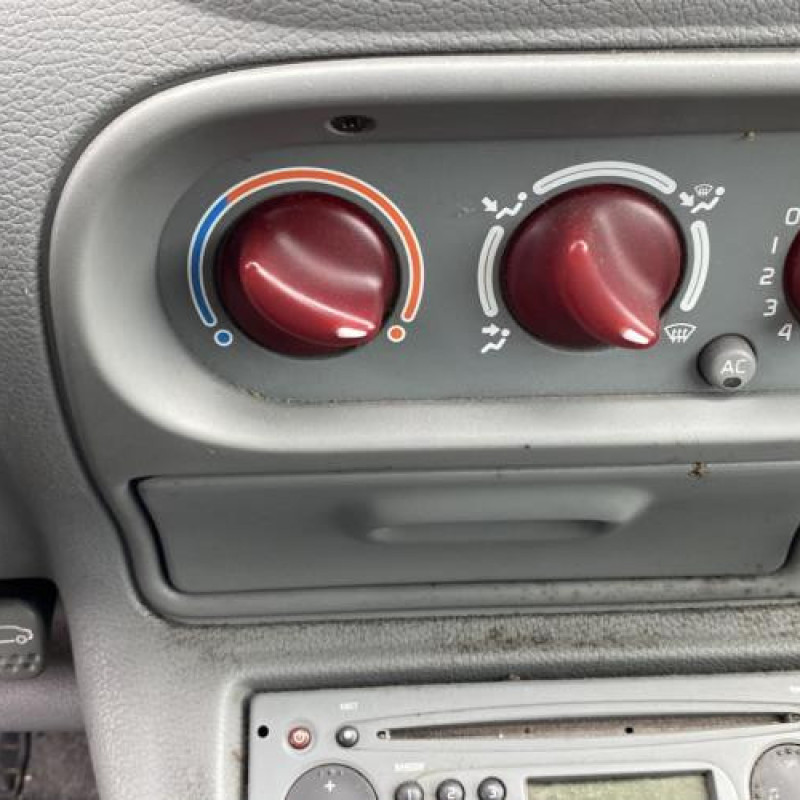 Face avant RENAULT TWINGO 1 Photo n°19