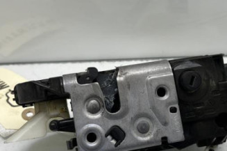 Serrure avant gauche PEUGEOT 2008 1
