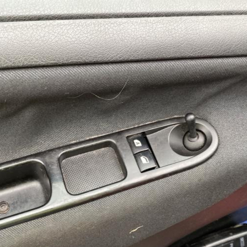Serrure arriere droit PEUGEOT 207 Photo n°13