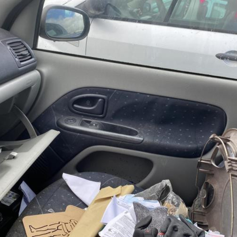 Porte arriere droit RENAULT CLIO 2 Photo n°20