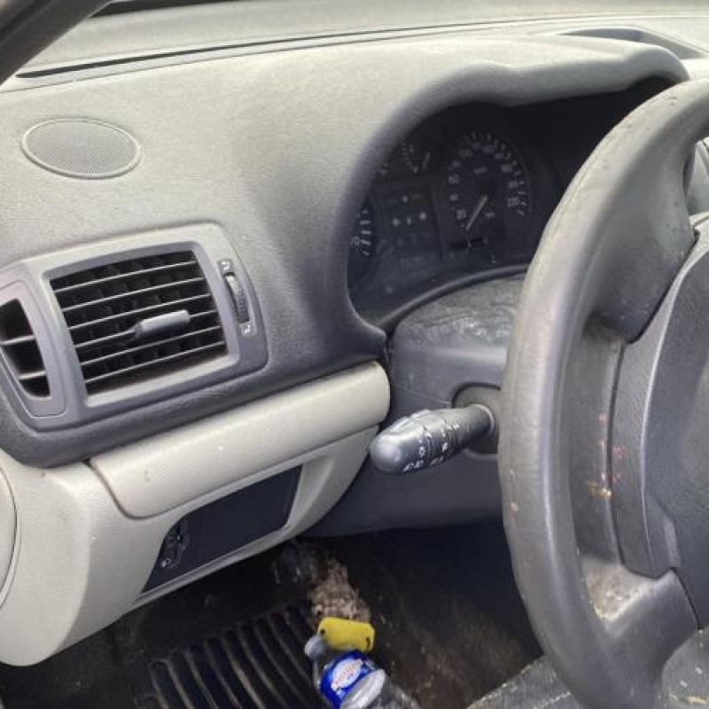 Pompe à carburant RENAULT CLIO 2 Photo n°9