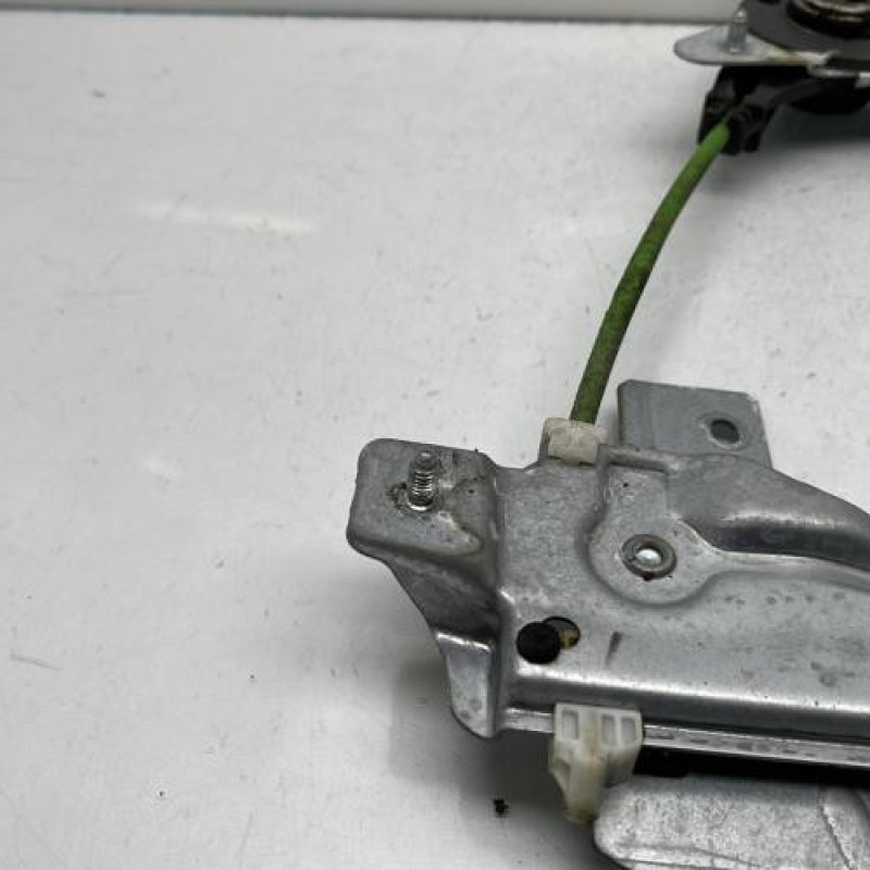 Leve vitre mecanique arriere droit PEUGEOT 208 1 Photo n°2